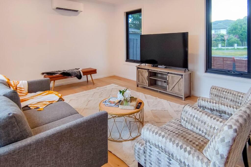 Brand new 4 bed in Chadstone - Housity