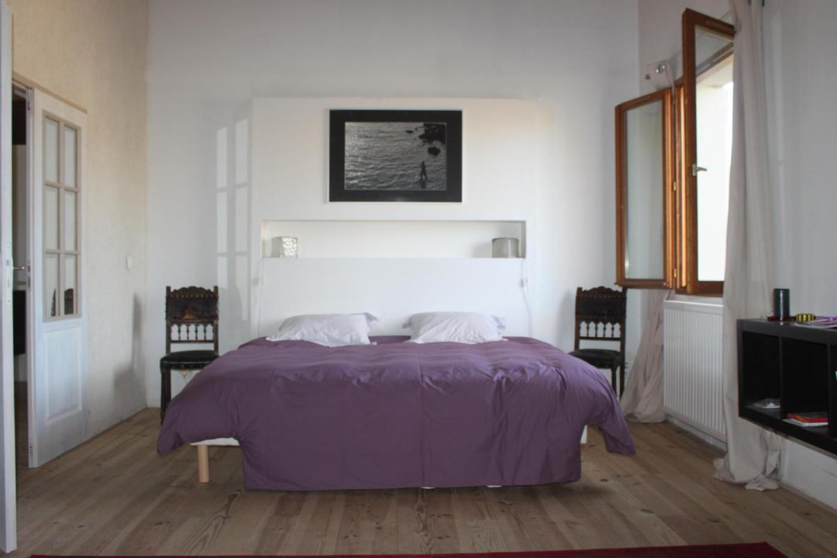 Villa au milieu des pins / bord du lac - Housity