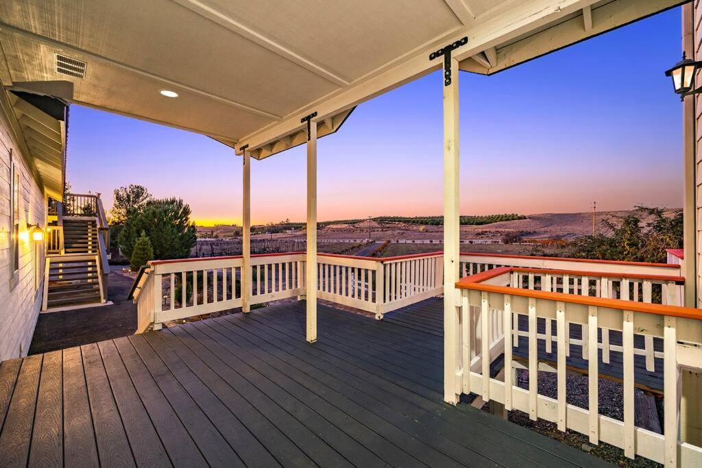 Rustic Ranch Style House Getaway in Temecula - Housity