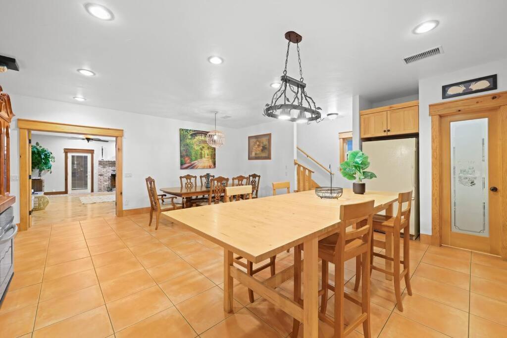 Rustic Ranch Style House Getaway in Temecula - Housity