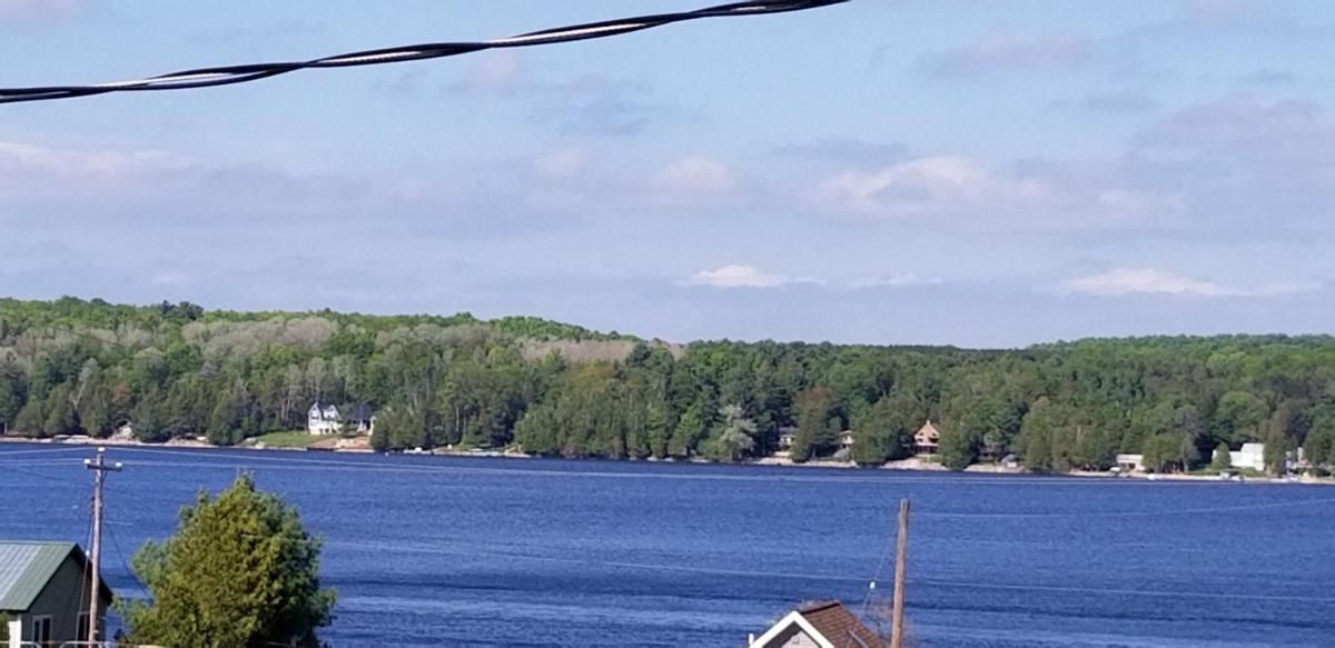 Shore Beats Work - Housity