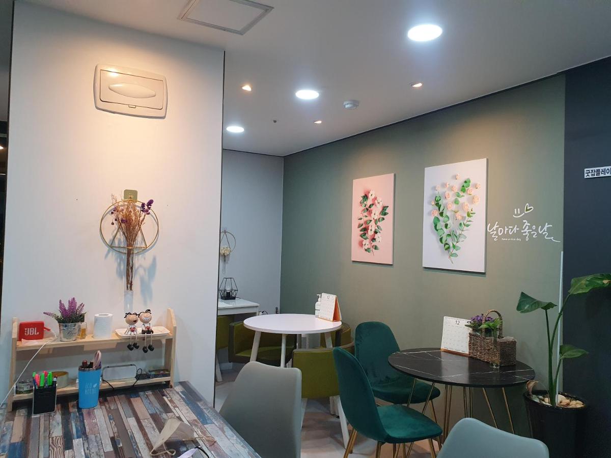 Changwon Comodo House - Housity