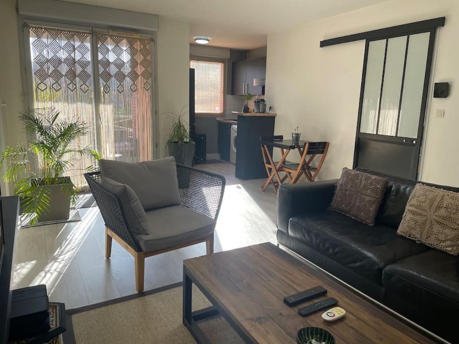 Superbe appartement en résidence avec piscine - Housity