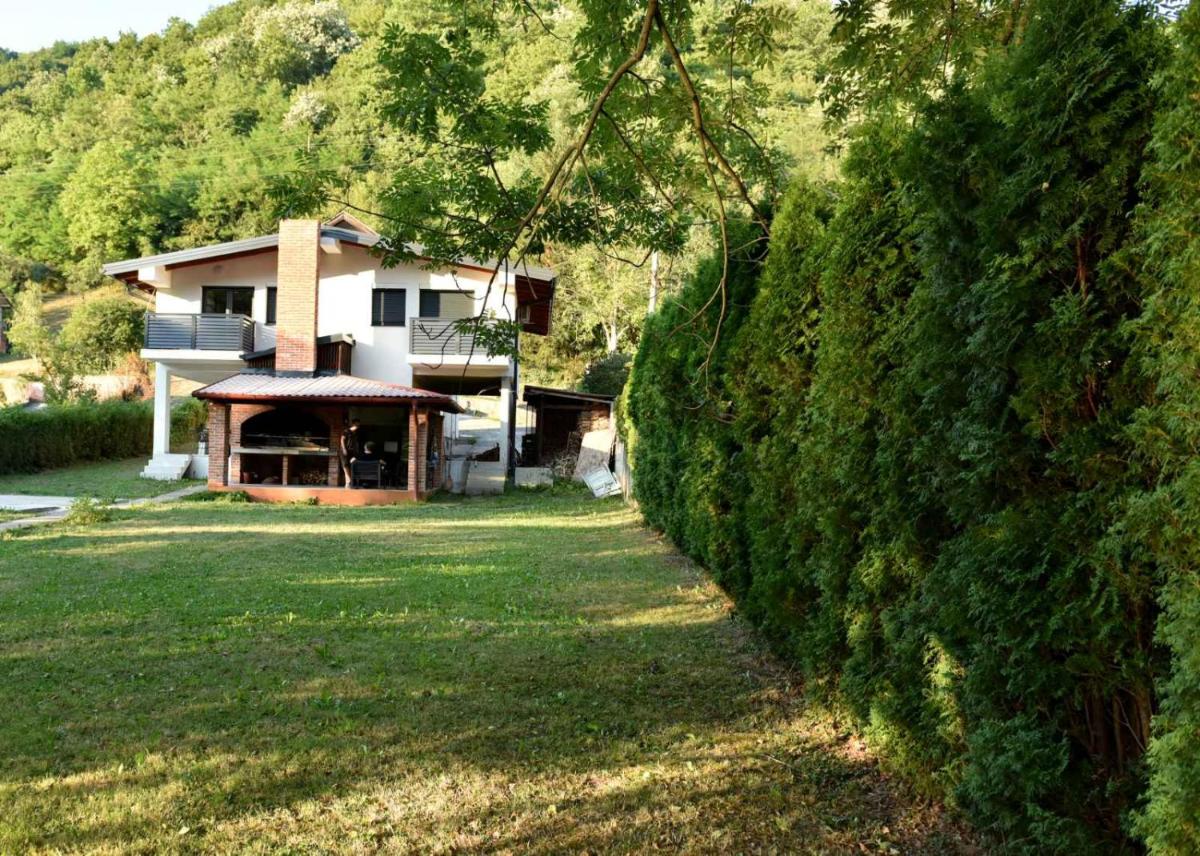 Apartmani TIS - Housity