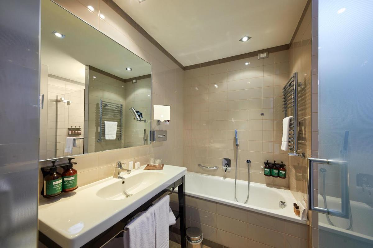 Suitetrails - Crowne Plaza Verona Fiera, an IHG Hotel