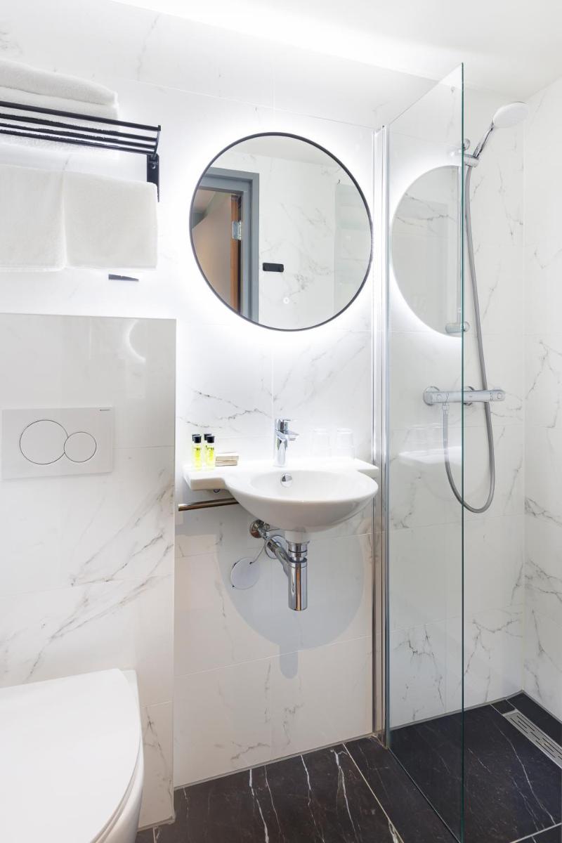 Ciao Papa Hotel Amsterdam Central Station - Housity