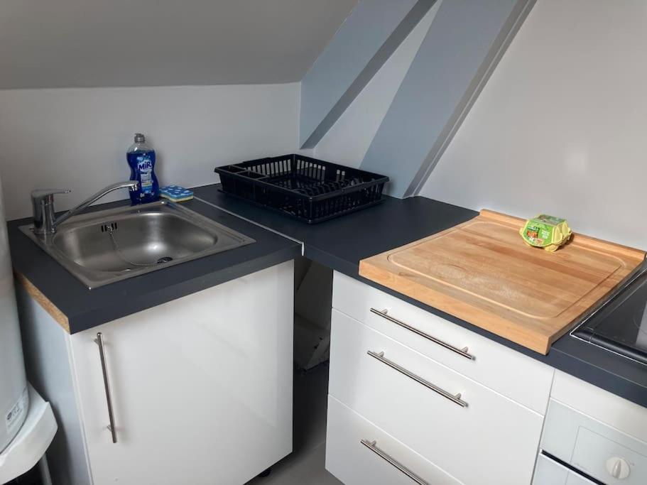 T2 cosy bien équipé climatisé pkg ext gratuit - Housity