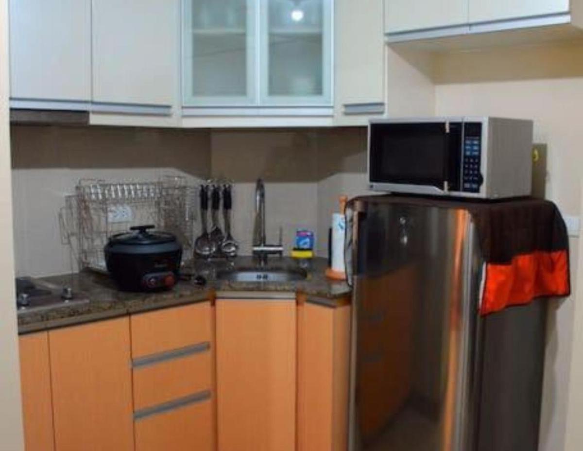 Suitetrails - High-Rise Apartment Condo near NAIA Terminal 3 with a Perfect Airport Front-View