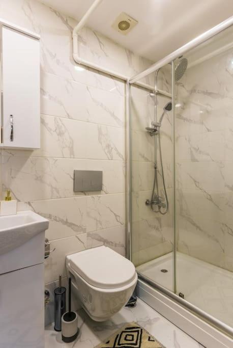 Spacious apt w/ amazing location - Housity