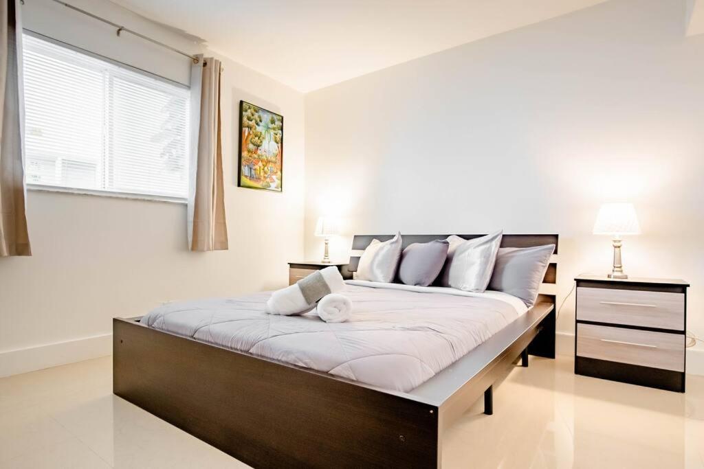 Suitetrails - B1 - Endless Summer Vacation Rentals - Modern Comfort Year Round