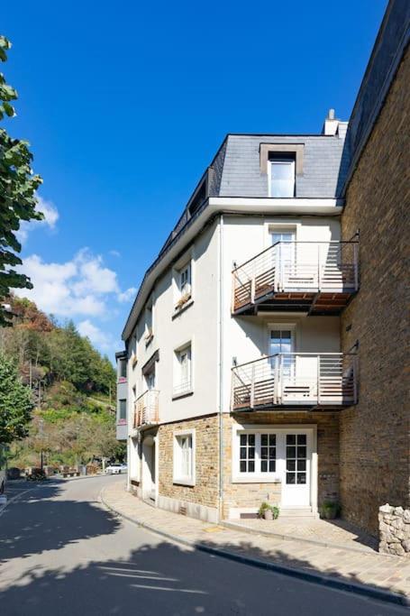 Le Comble Amoureux - Housity