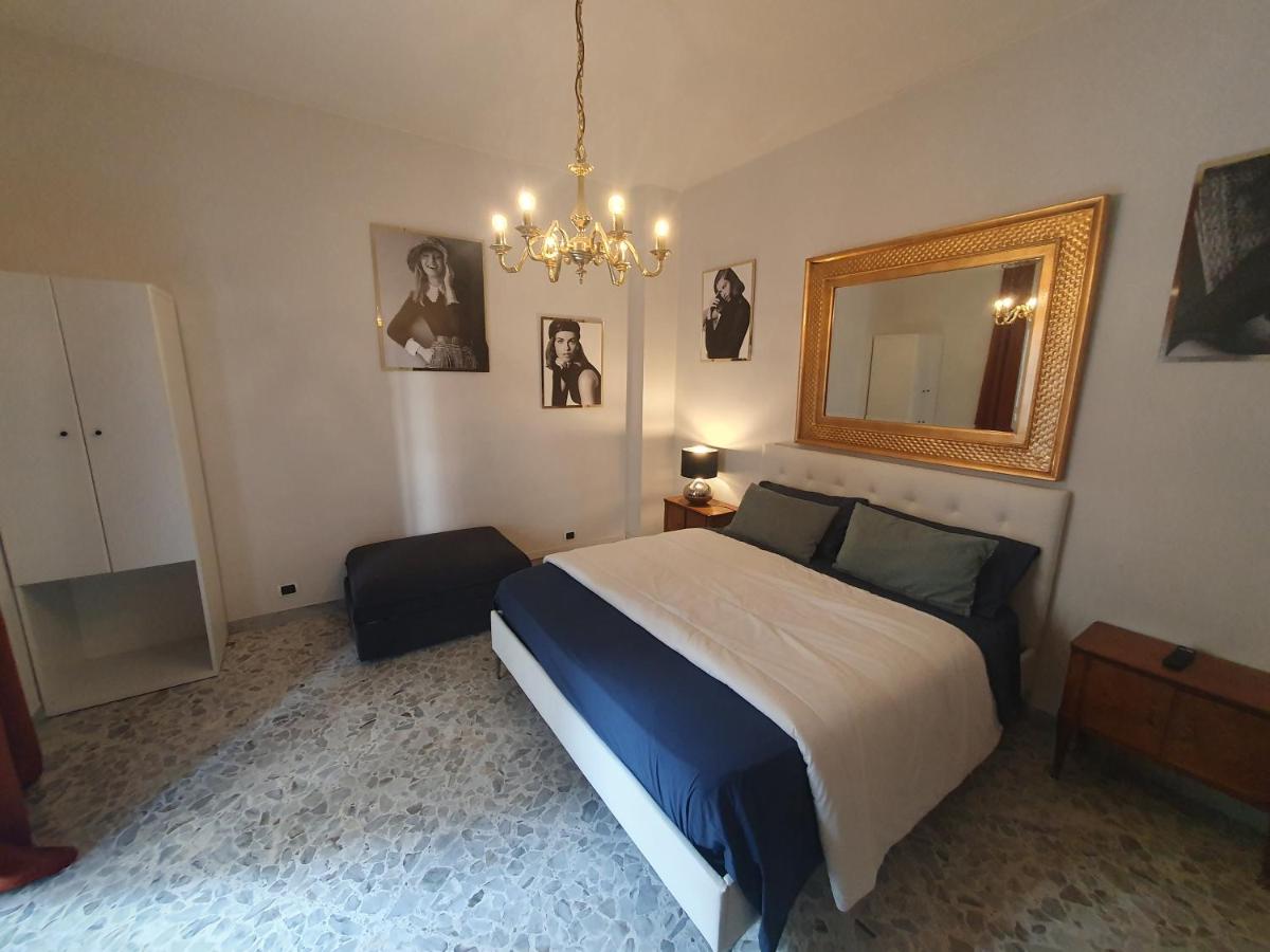 Stanza Privata 2 o 3 posti letto con bagno privato in camera e balcone Casa Vacanze Cado Dalle Nubi - Housity