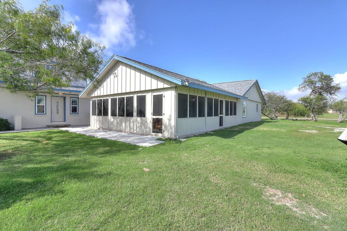 Bayside Getaway - Housity