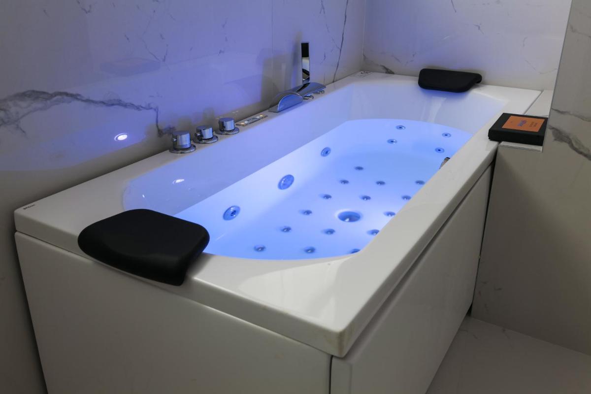 PRESTIGE BOUTIQUE APARTHOTEL -Piazza Duomo - Housity