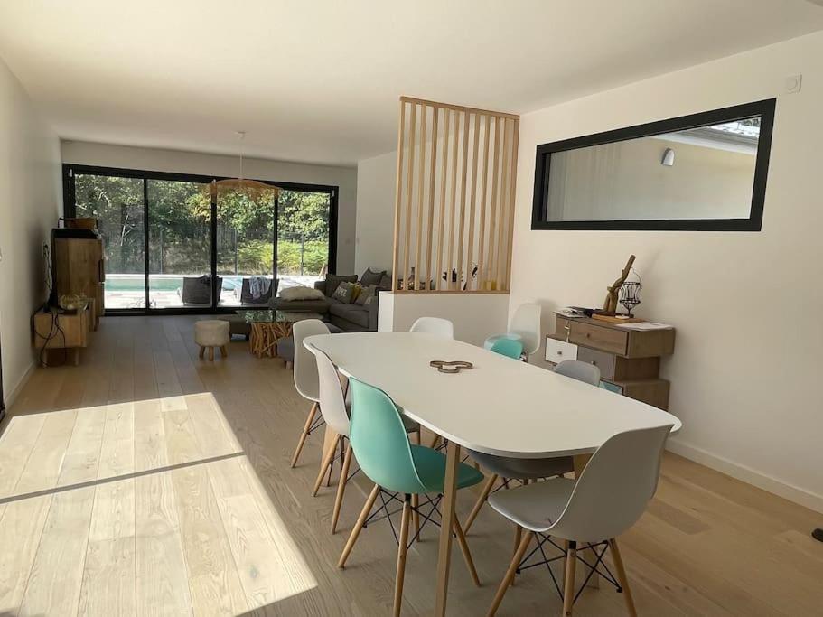 Magnifique villa avec piscine - Housity