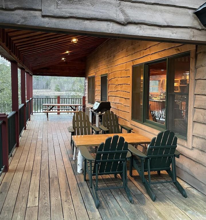 THE CABIN ON VALENTINE - SKI GORE, LAKE PLACID, LAKE GEORGE - Housity