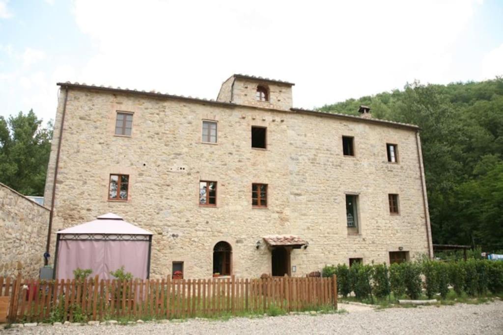 Loft in Chianti in medieval watermill - Housity