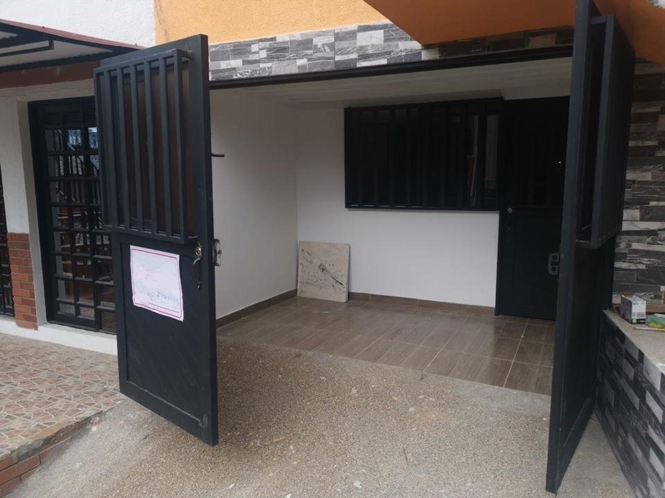 Habitaciones o apartamento cerca de todo - Housity