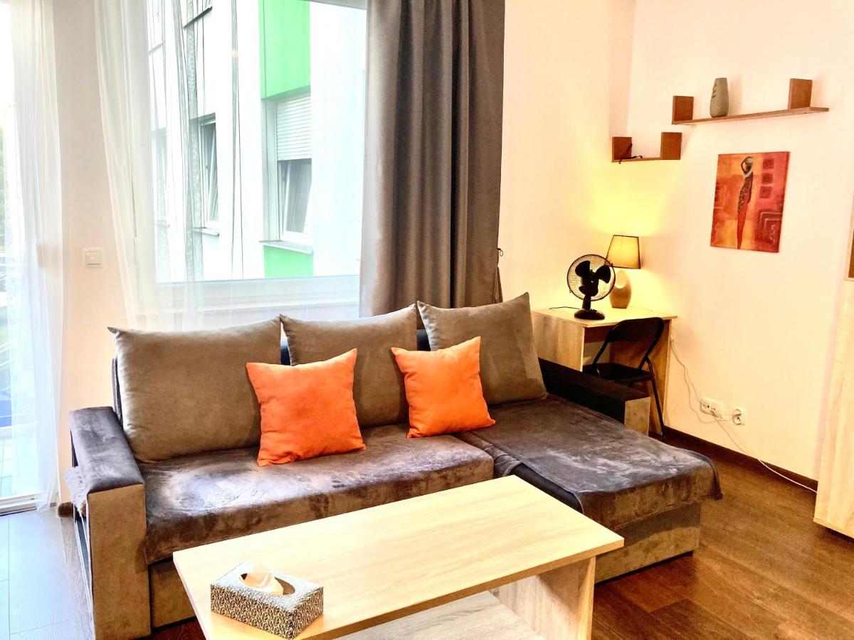 Modern Calm Studio, Wroclaw - Housity