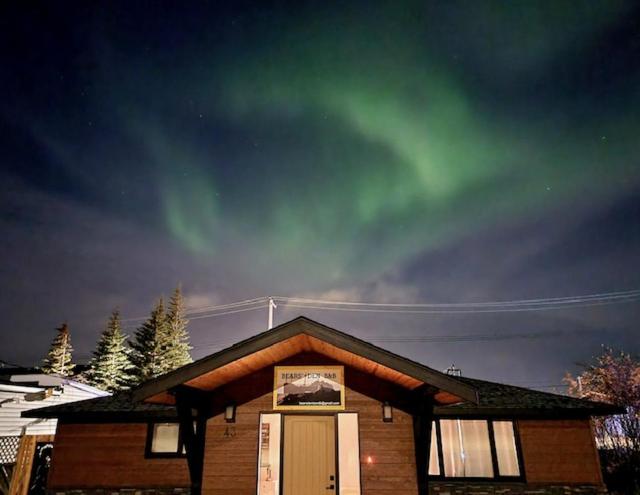 Bears Den Guest House - Housity