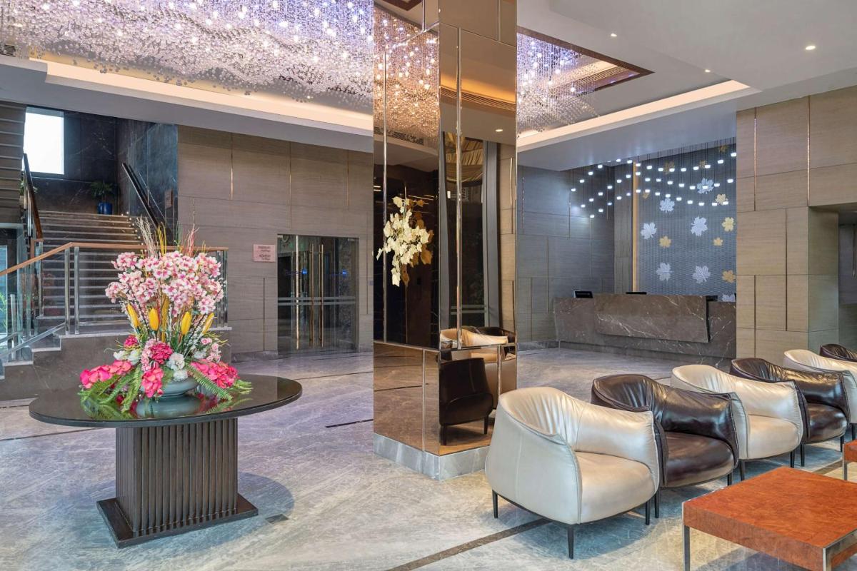 Radisson Blu Towers Kaushambi Delhi NCR - Housity