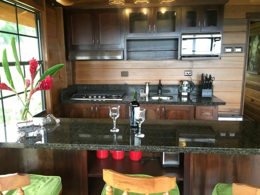 Cottage on a beautiful 200 acre cocoa estate - Housity