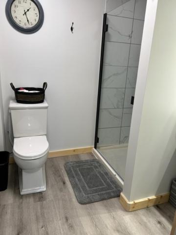 Bears Den Guest House II - Housity