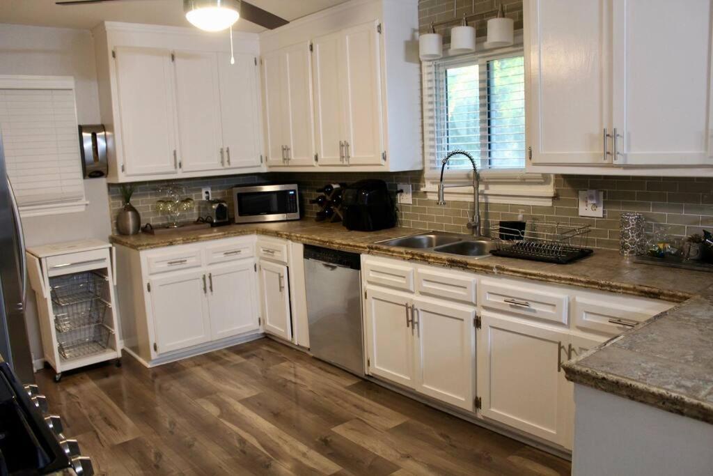 Beautiful 3 bedroom home - Housity