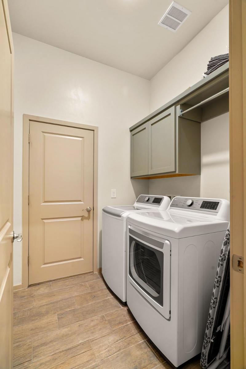 Casa Agave - Comfortable Eastlake Retreat - Housity
