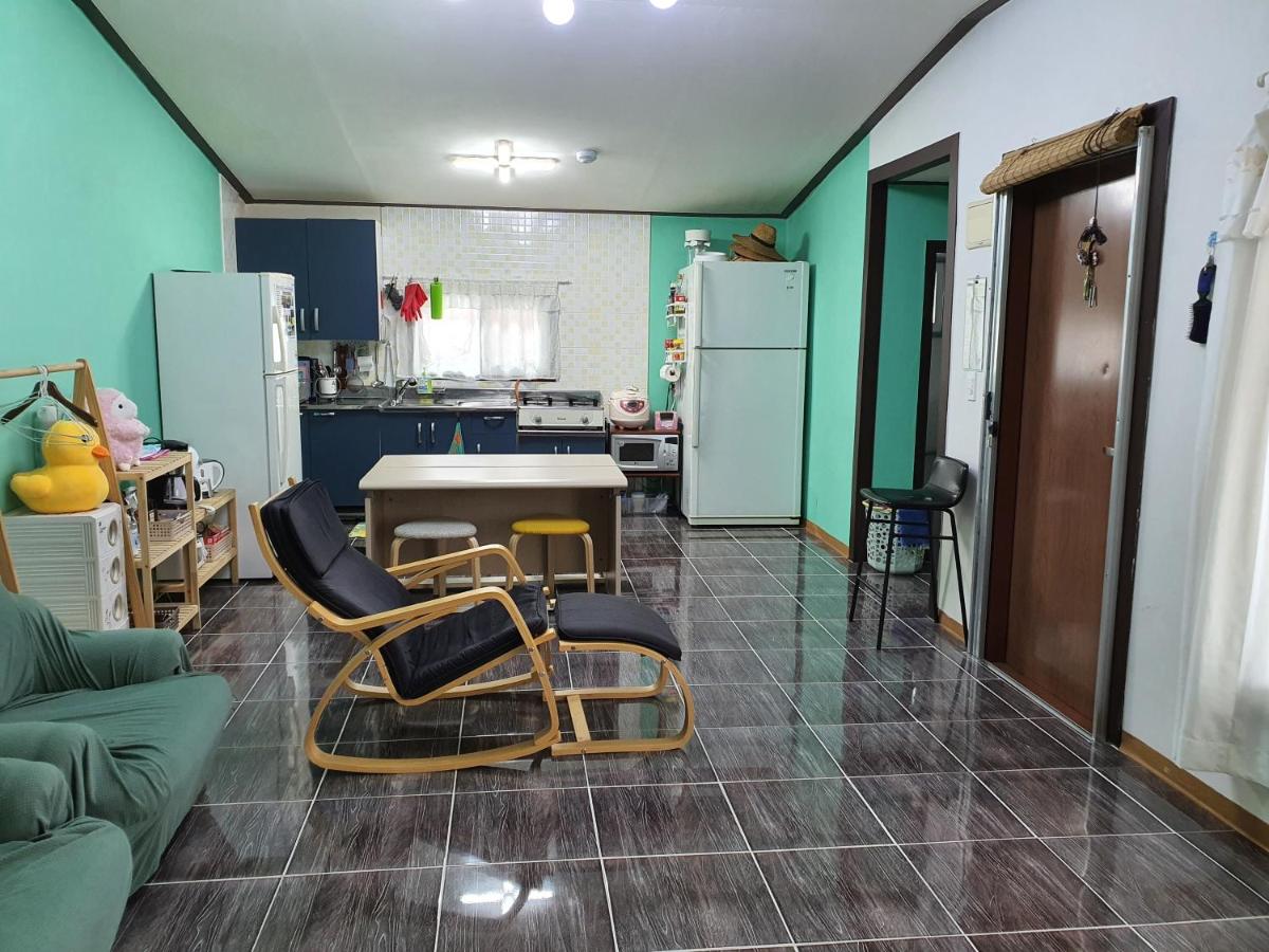 Ggoma hilring jeonweonjutaeg - Housity