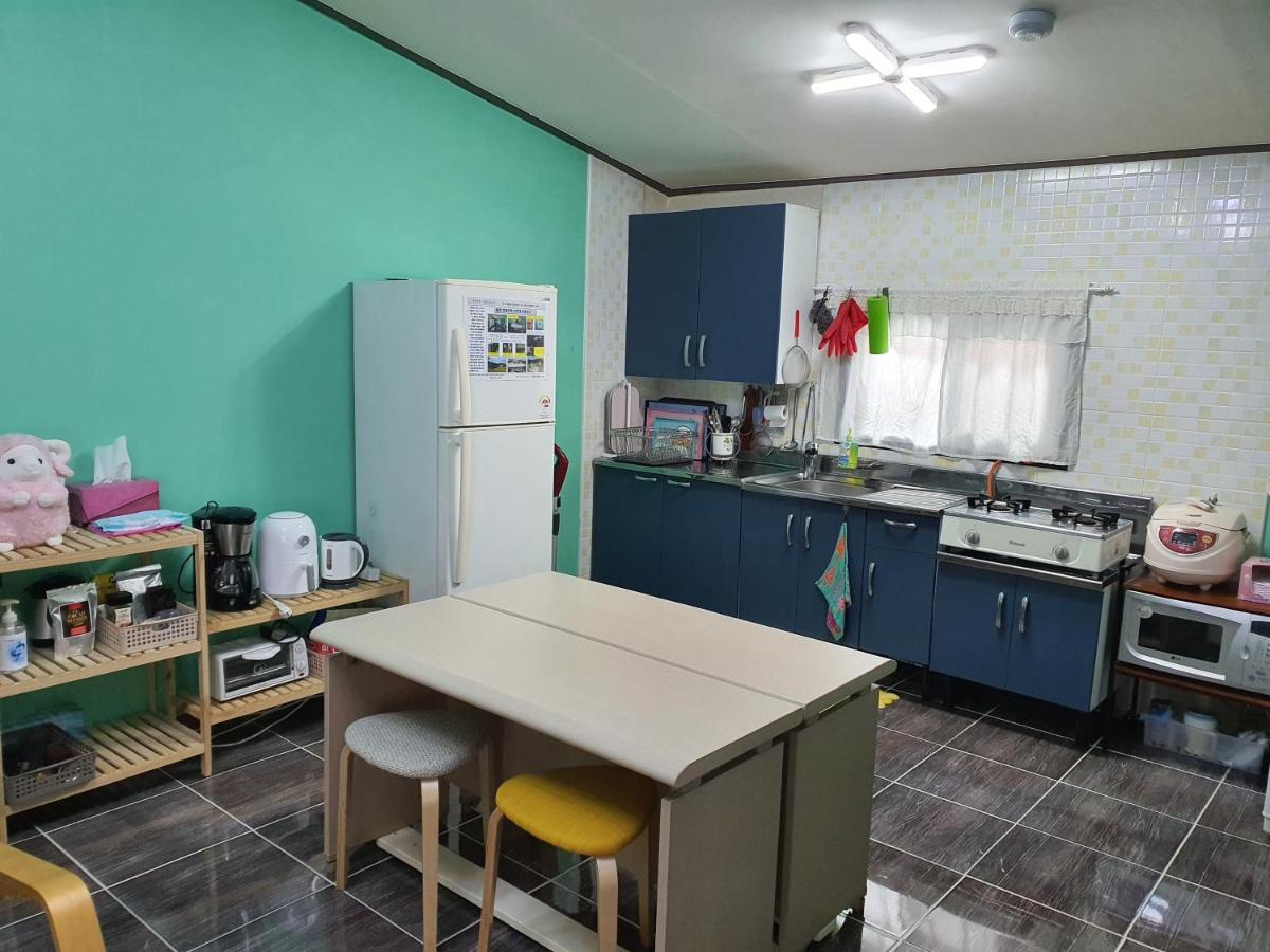 Ggoma hilring jeonweonjutaeg - Housity