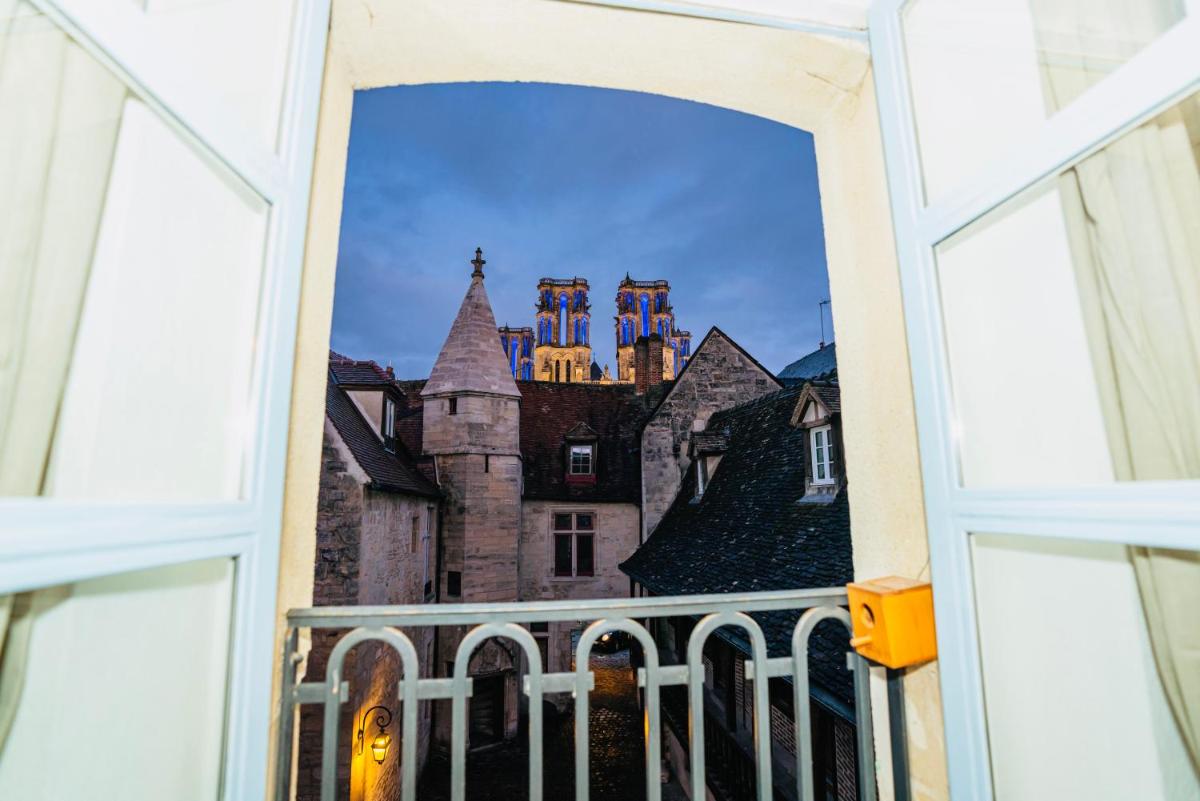 Nid douillet La Cour du Dauphin, Vue cathédrale imprenable - Housity