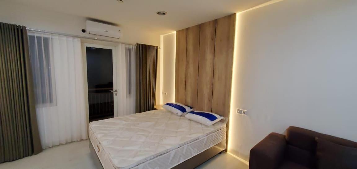Ozan Chandra - Housity