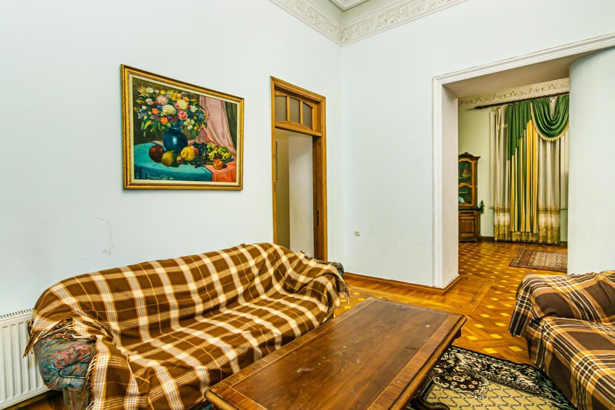 Nizami Street Hiss House - Housity