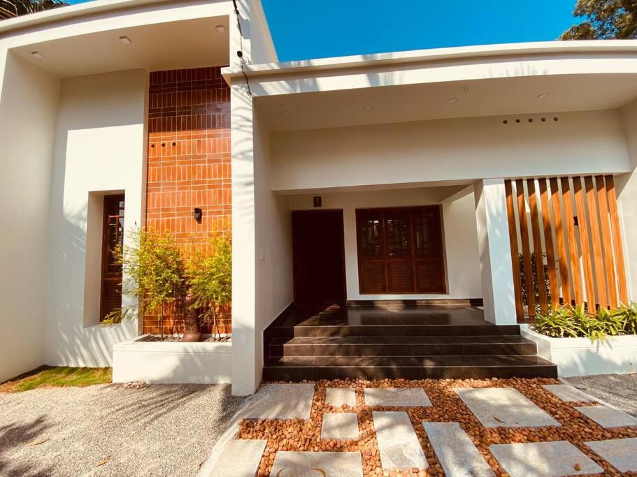 Rural Breeze - Housity
