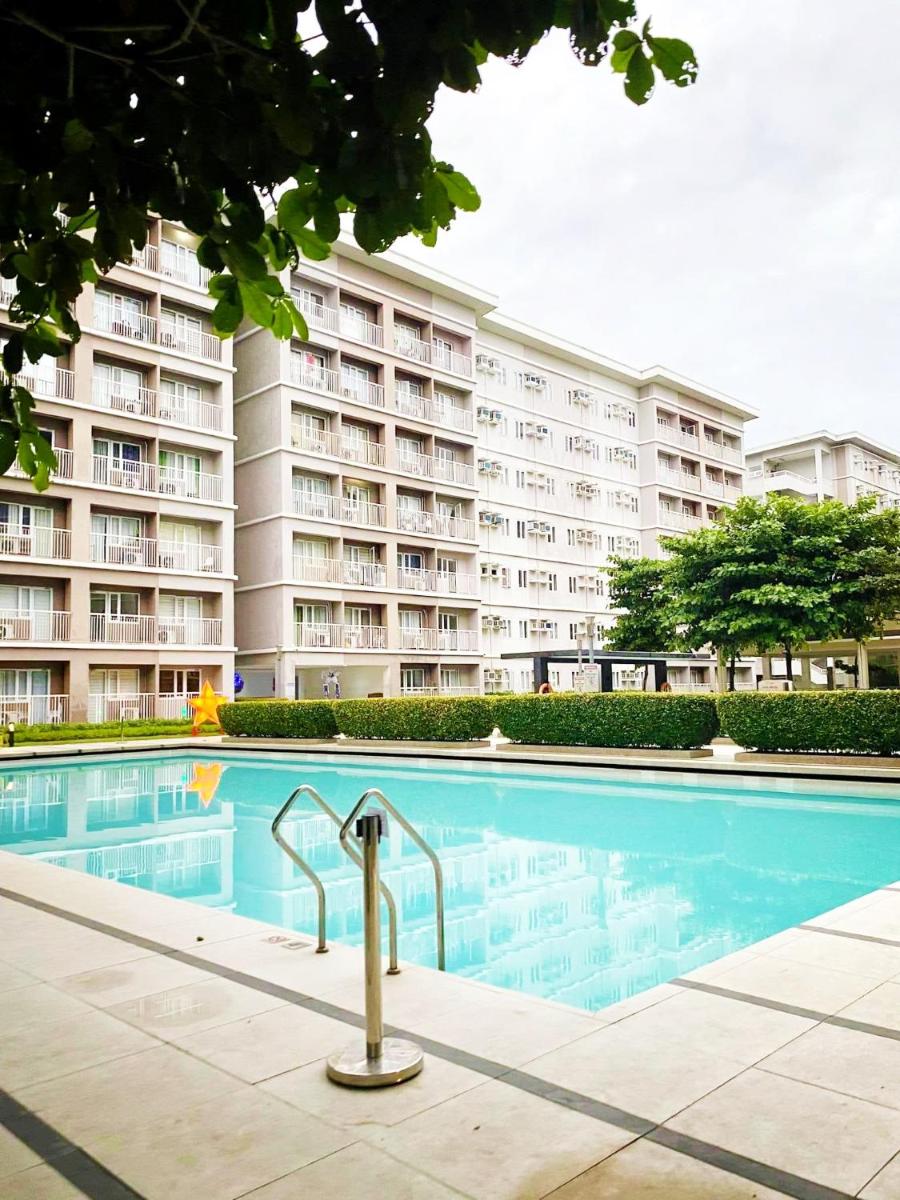 MCHD Condo Hotel Suit Staycation at Trees Residences - Housity
