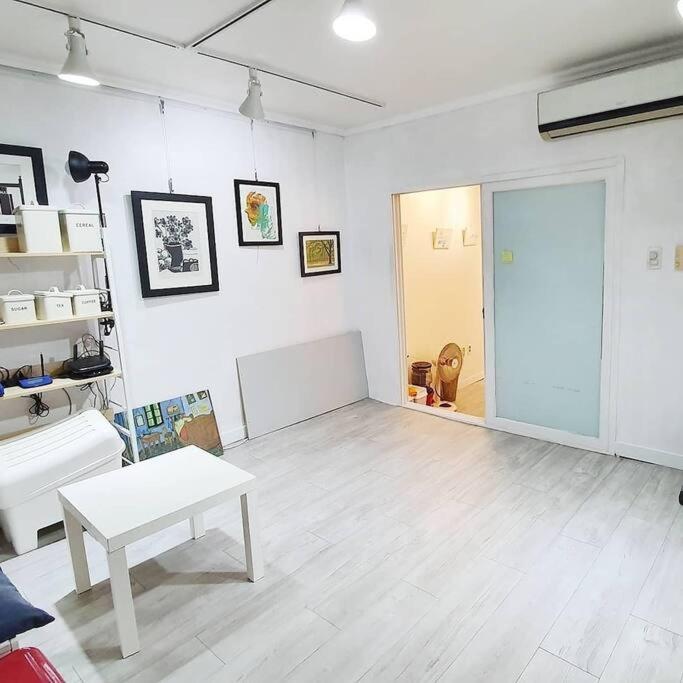 Solitary House - Housity