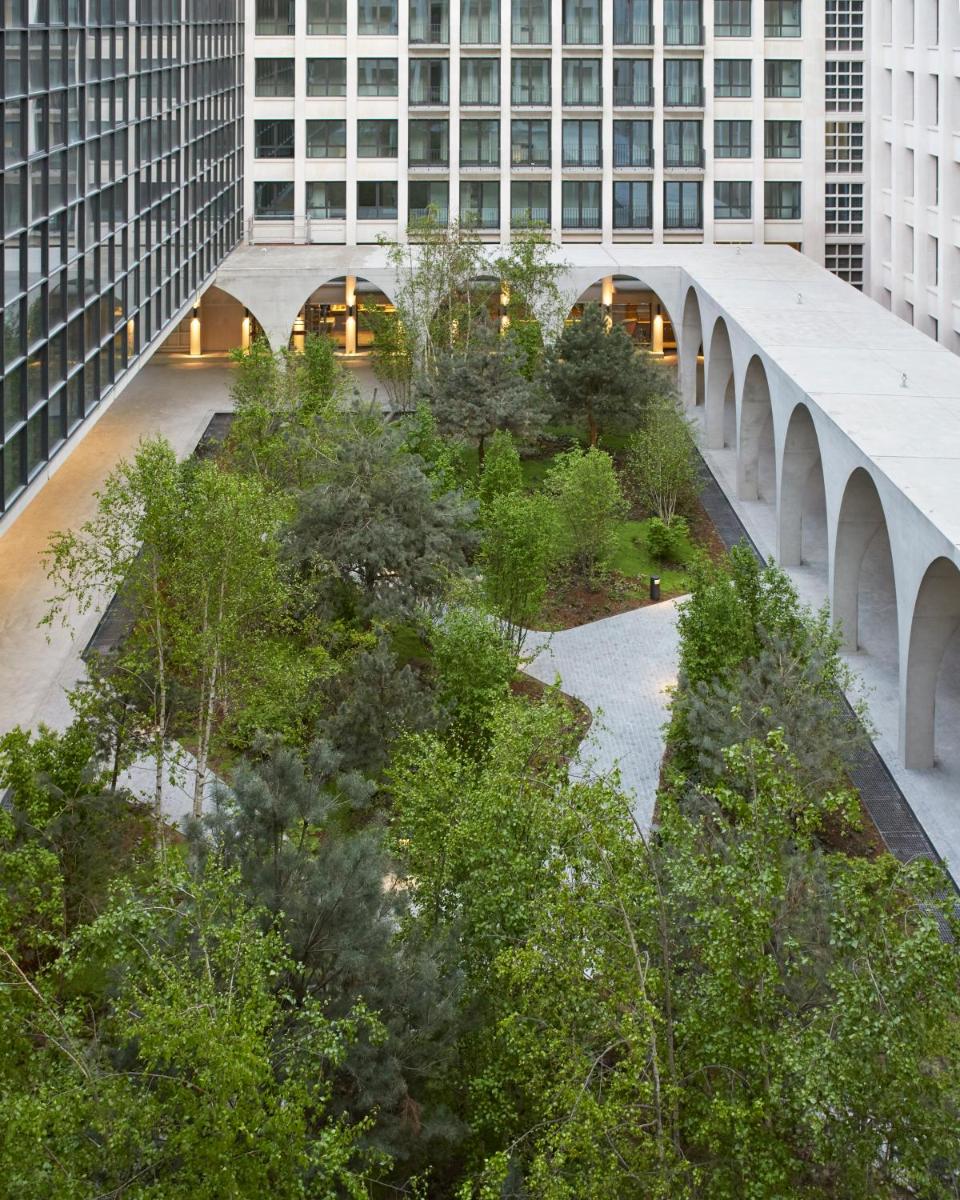 Jardin de l'établissement SO/ Paris Hotel