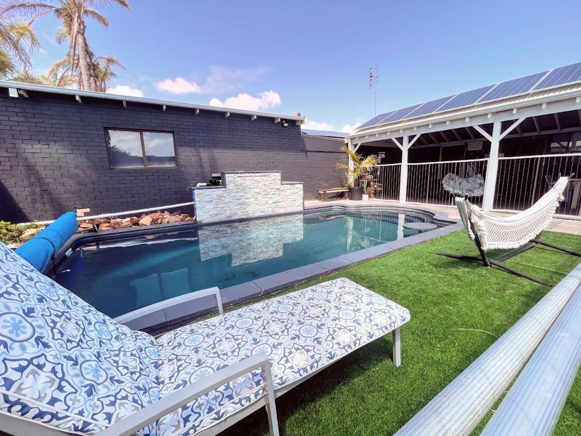 Luxe Family Retreat! Pool, Sauna, Playground, Netflix, Disney Plus - Housity