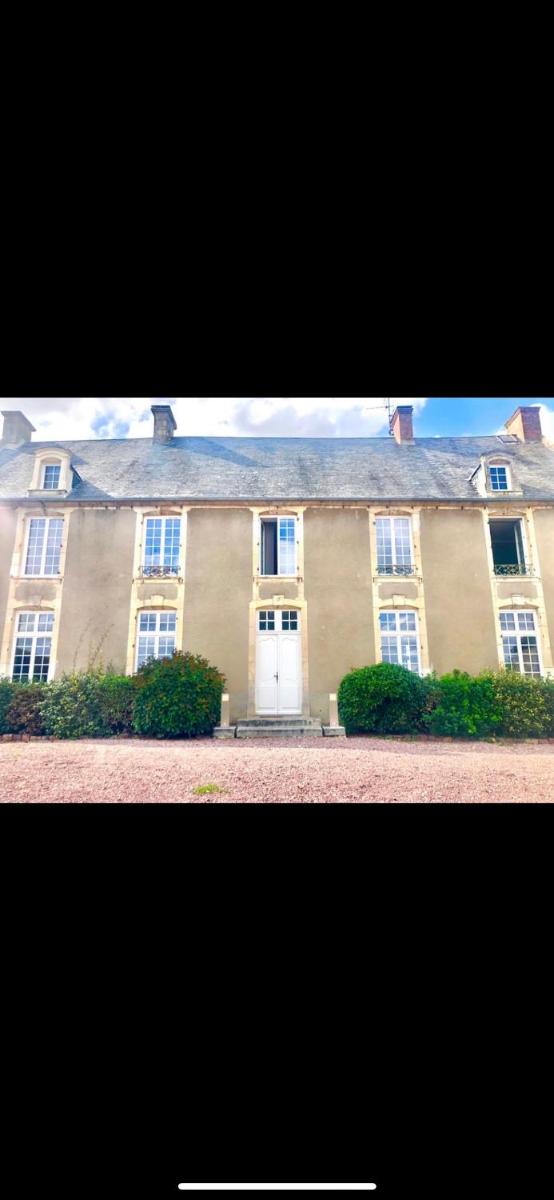 The Château +35 Pers Piscine, la Mer Basket Nature - Housity