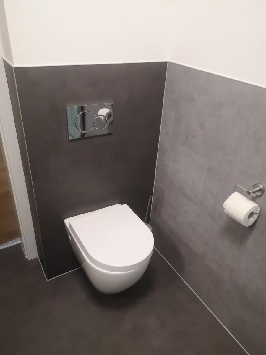 HomeW4 - Rosen Apartment - Housity