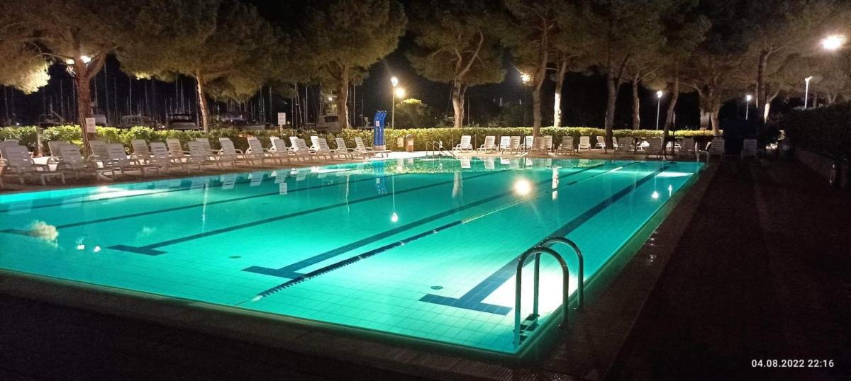 Signora Ruth - Aprilia Residence - Housity