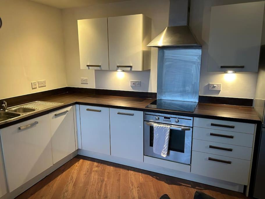 Central and Spacious Apartment - Housity