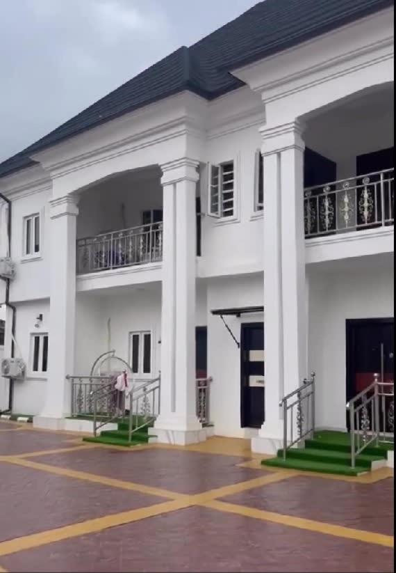 Exquisitely Furnished 3 BR apartment with FREE WIFI - Housity