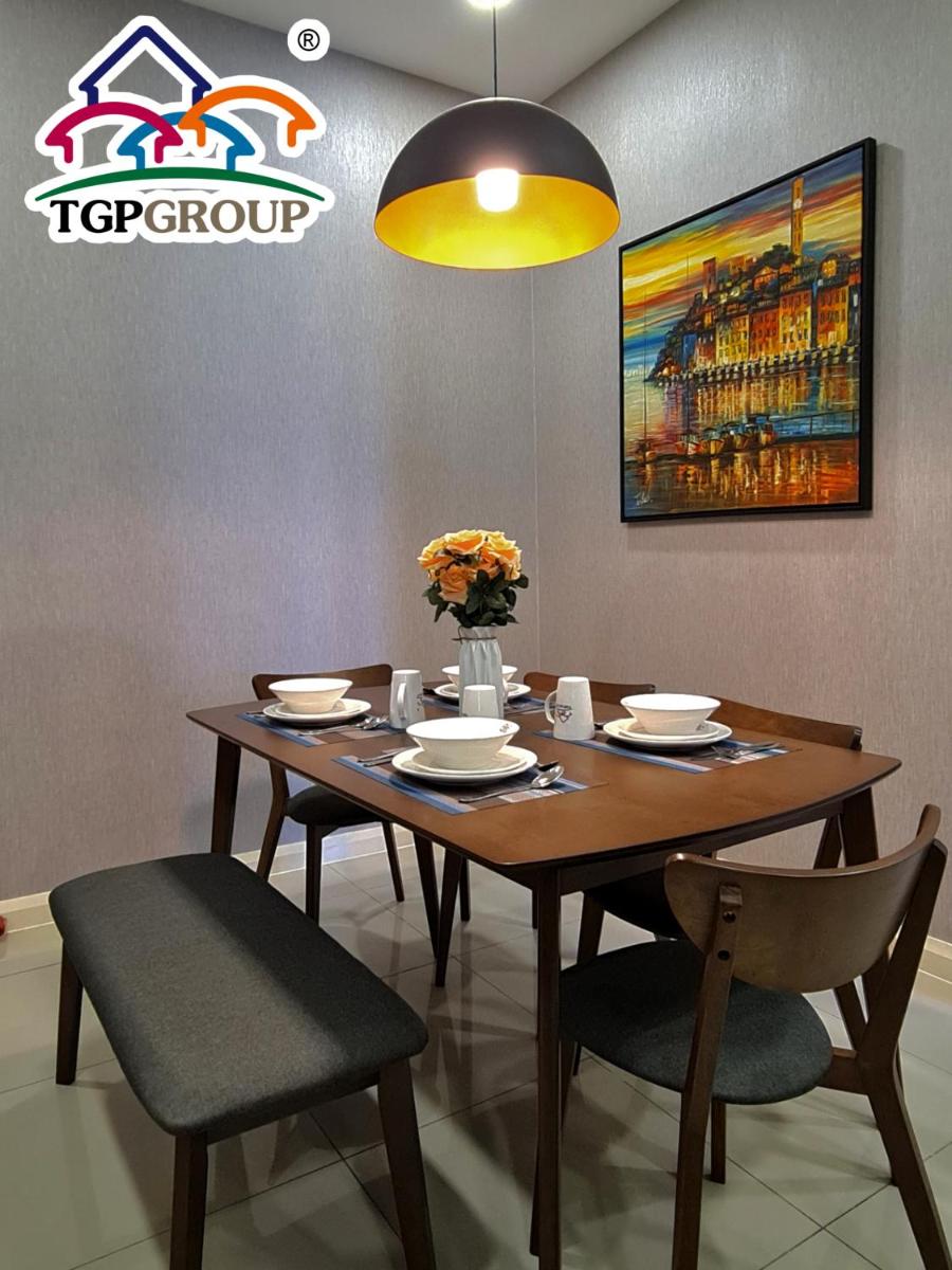 Suitetrails - D'Pristine Design Apartment by TGP