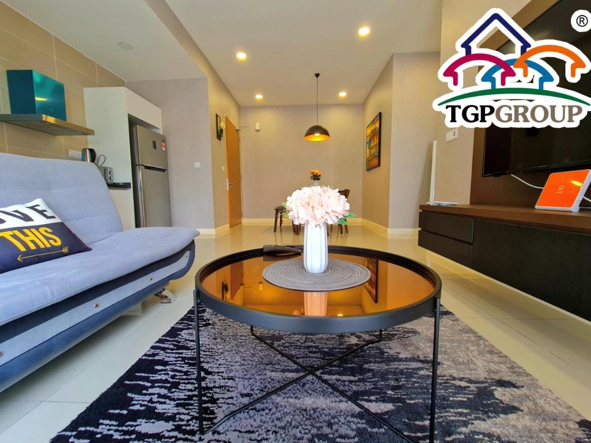 Suitetrails - D'Pristine Design Apartment by TGP