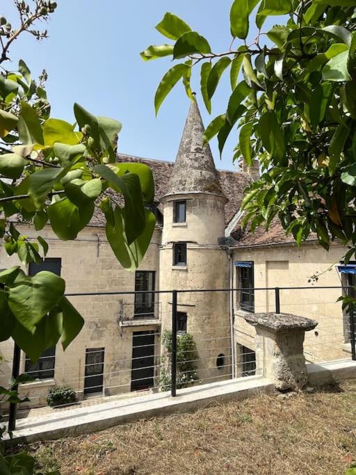 Grand gite à Braine-LA TOURELLE DU MARQUIS-12à14pers. - Housity