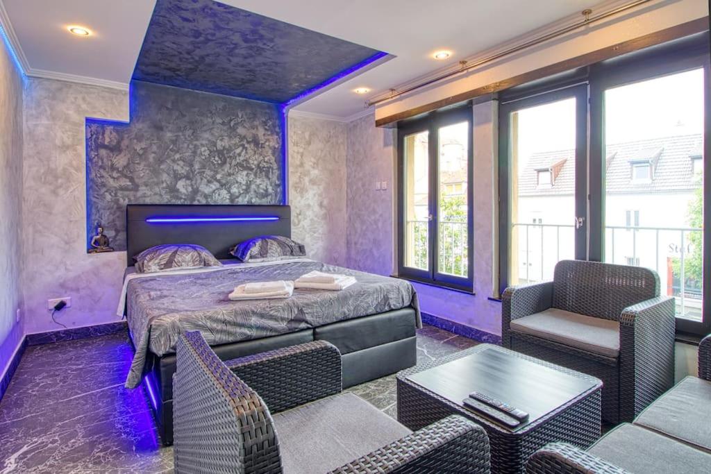 Appart Hotel avec Sauna, Jacuzzi, - Housity