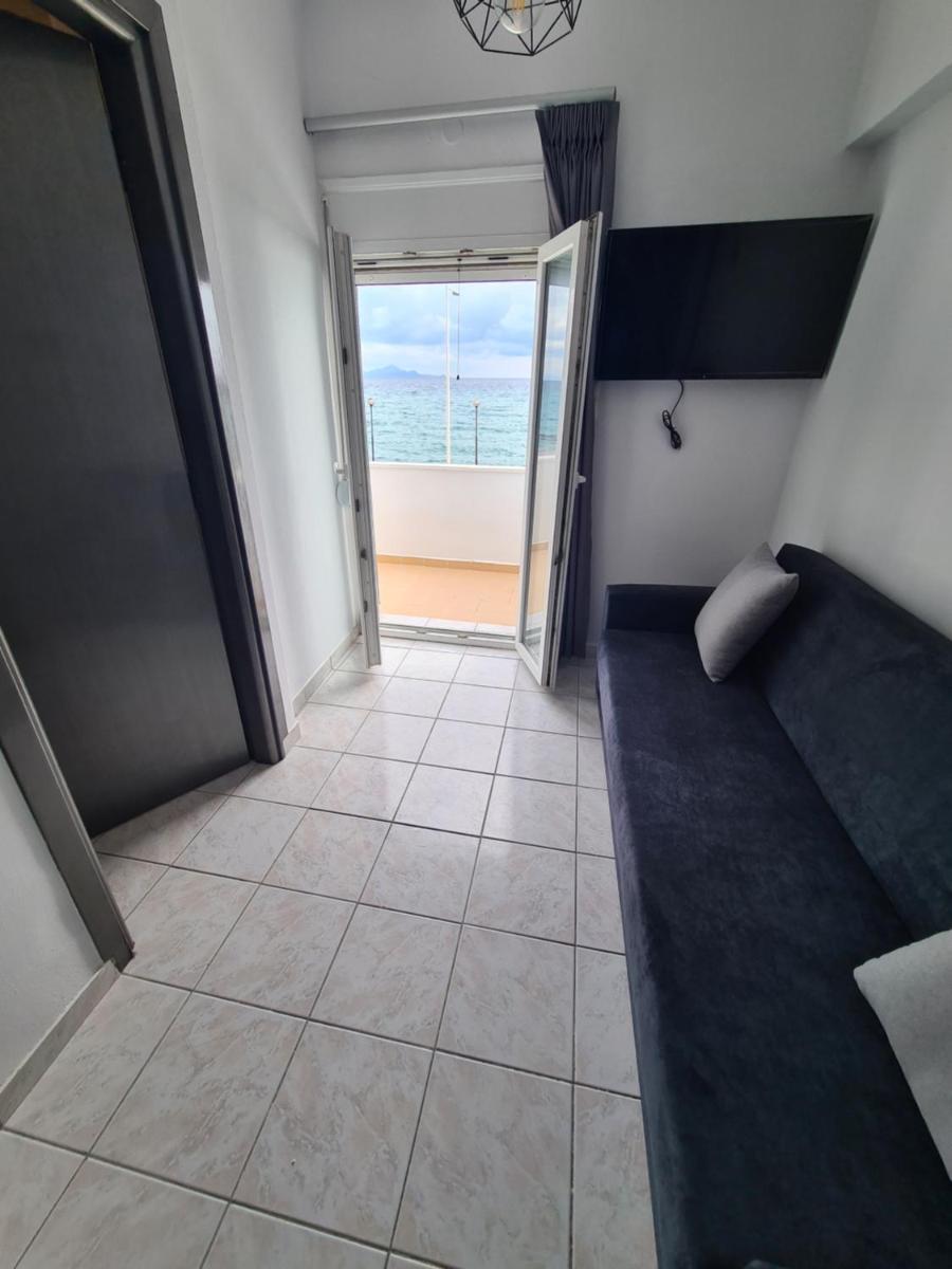 Suitetrails - Harbour Lounge rooms