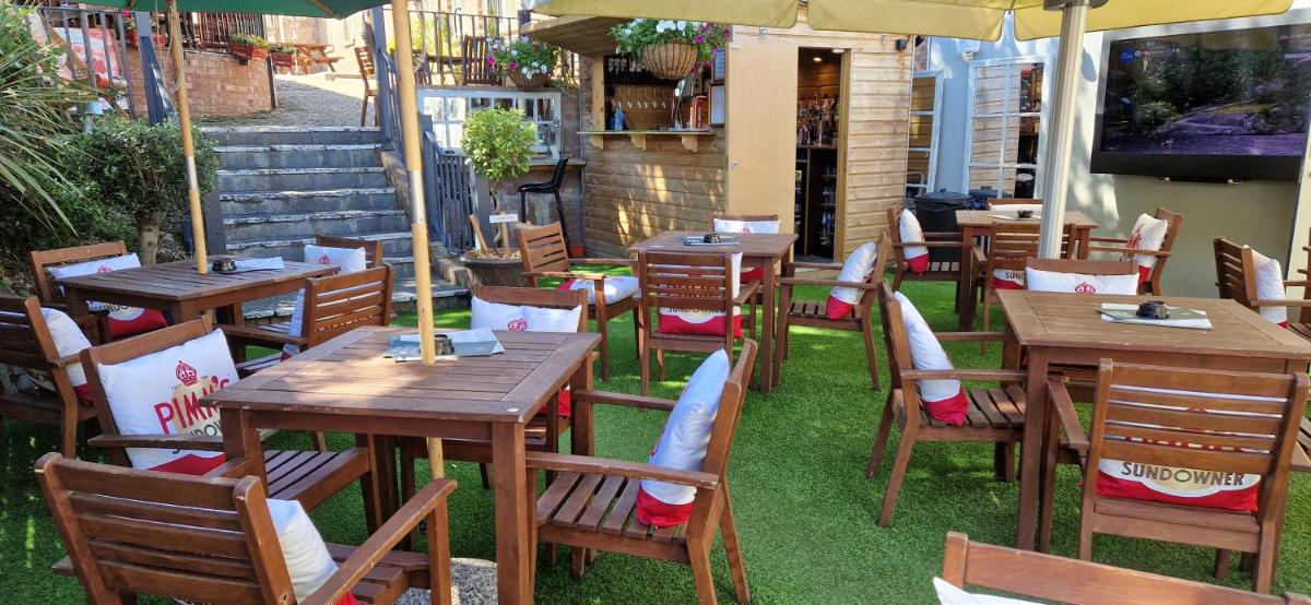 The Cross-Keys Hotel - Housity